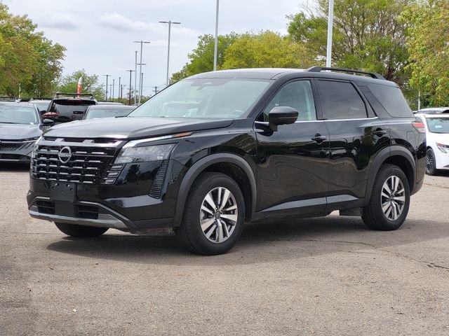 Certified 2026 Nissan Pathfinder SL FWD image 2