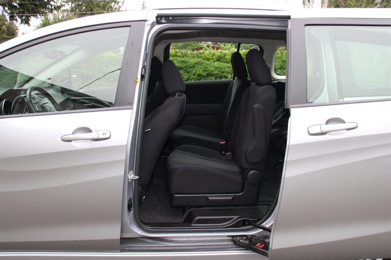 Used 2012 MAZDA MAZDA5 Touring w/ Moonroof & Audio Pkg FWD image 15