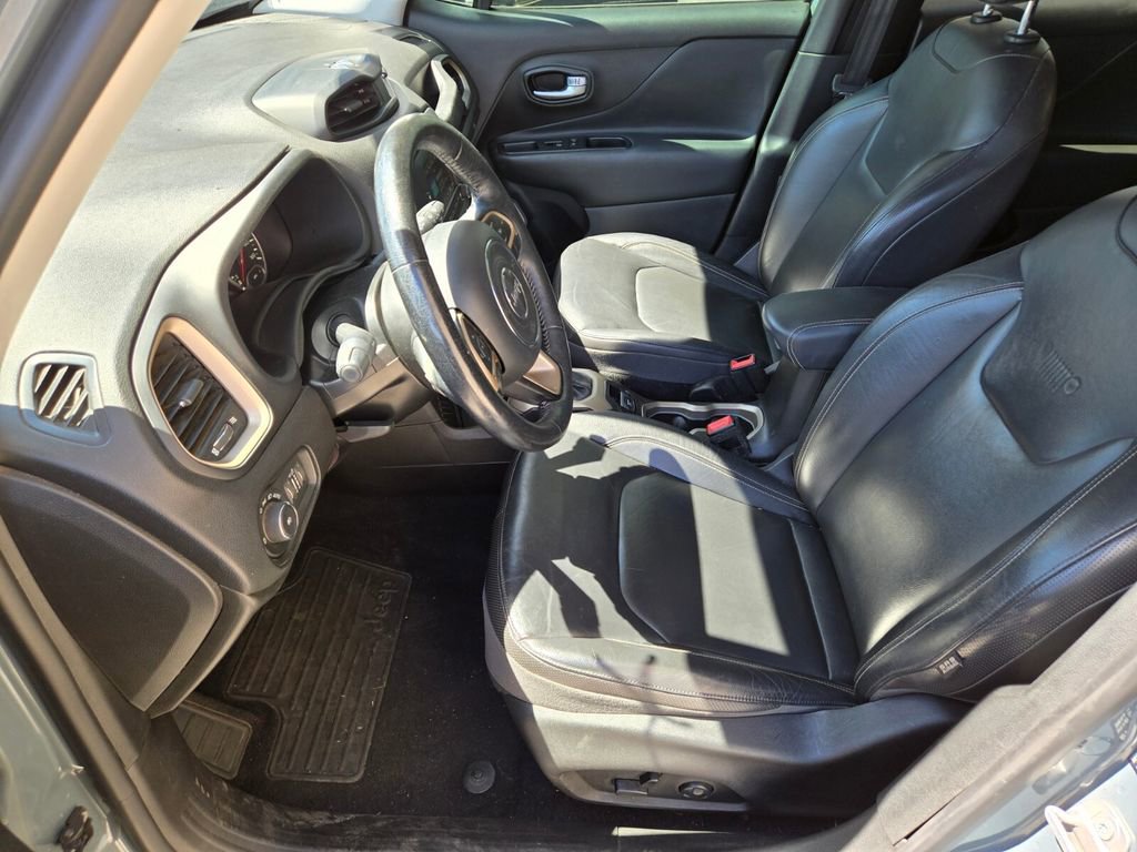 Used 2017 Jeep Renegade Limited image 6