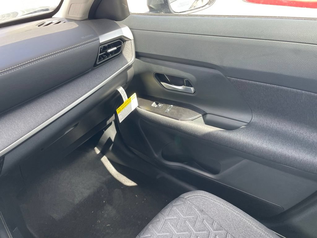 New 2025 Nissan Kicks SV w/ SV Premium Package AWD/4WD image 18