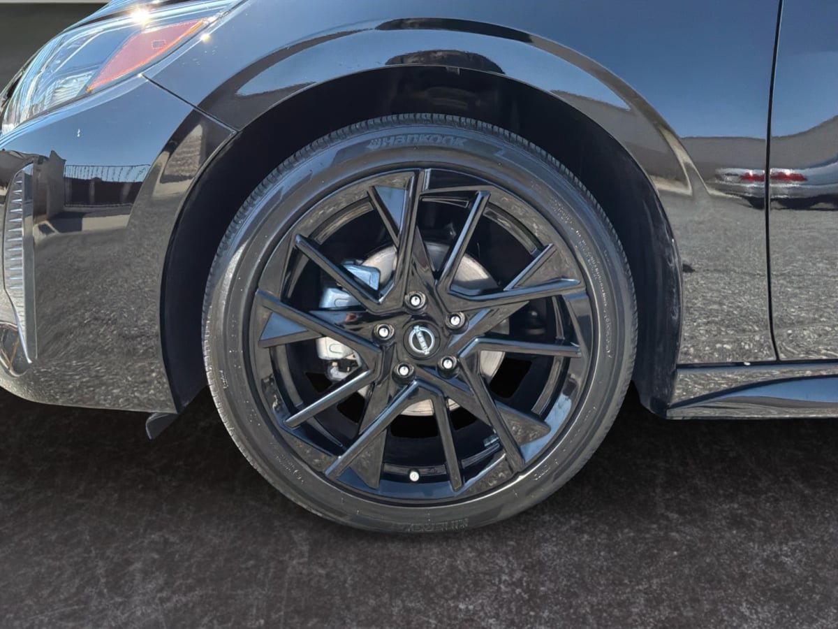 Used 2025 Nissan Sentra SR w/ Midnight Edition FWD image 9