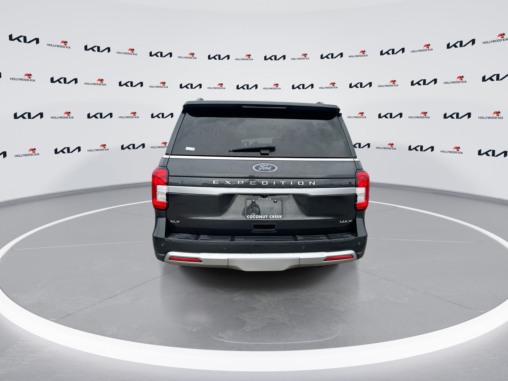 Used 2024 Ford Expedition Max XLT AWD/4WD image 7