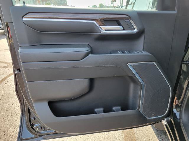 Used 2024 Chevrolet Silverado 1500 LT AWD/4WD image 6