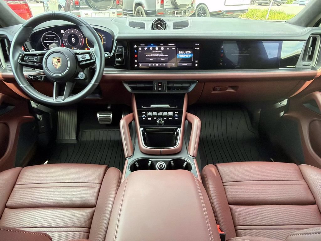 Used 2025 Porsche Cayenne GTS AWD/4WD image 14