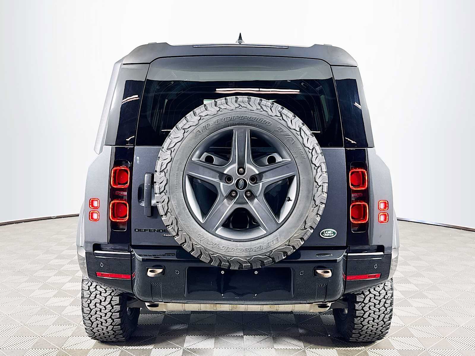 Used 2023 Land Rover Defender 110 X-Dynamic SE AWD/4WD image 6
