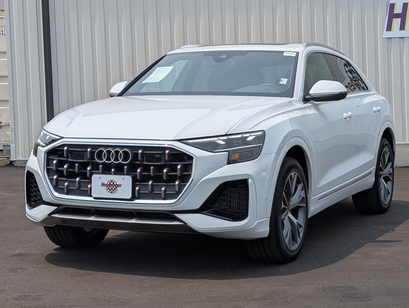 Used 2024 Audi Q8 Premium Plus AWD/4WD image 3