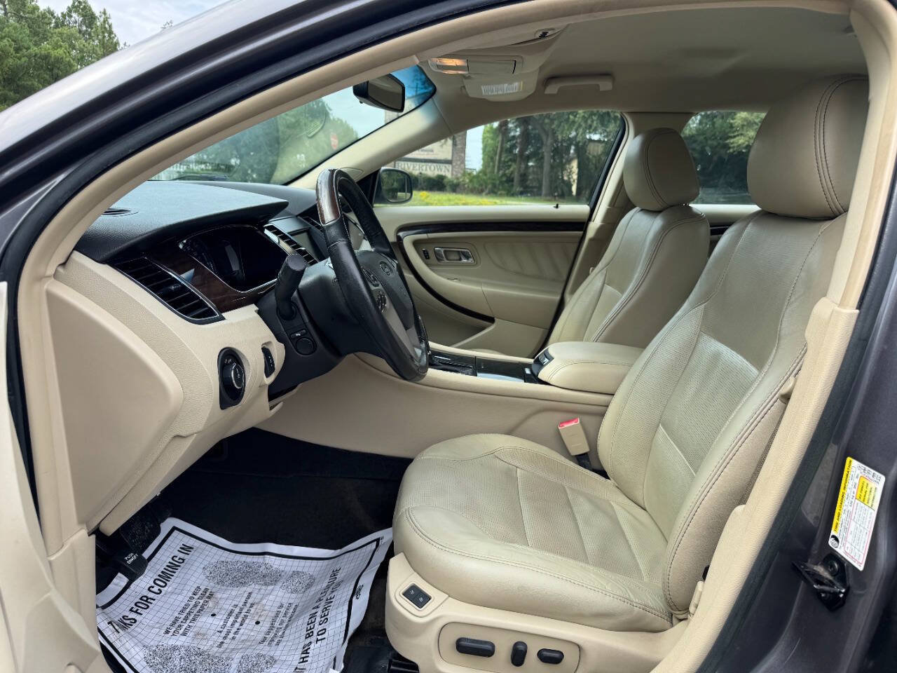Used 2013 Ford Taurus Limited FWD image 10