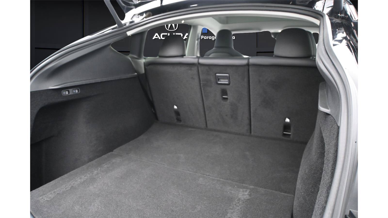 Used 2024 Tesla Model Y 2WD image 11