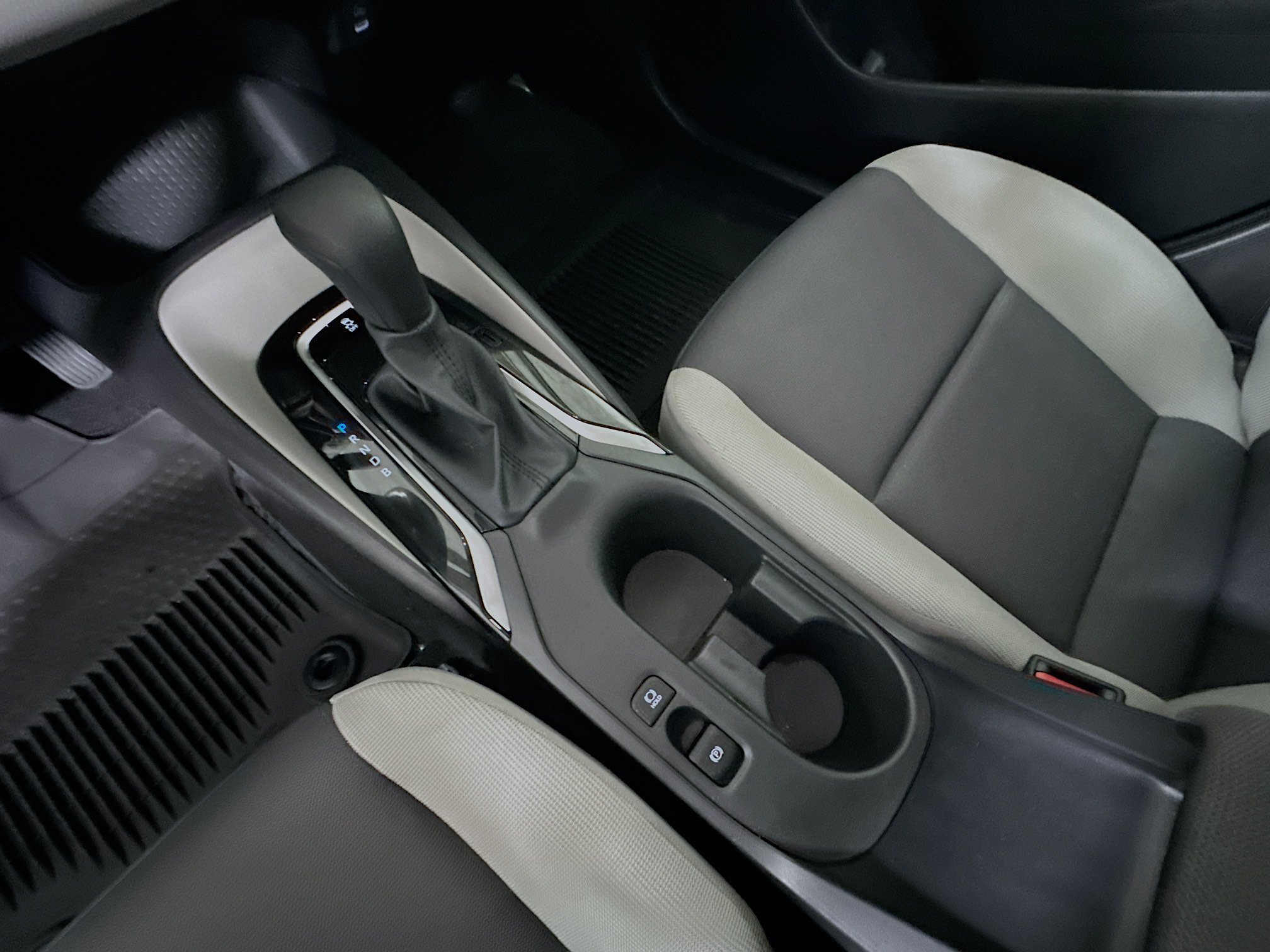 Used 2025 Toyota Corolla LE FWD image 21