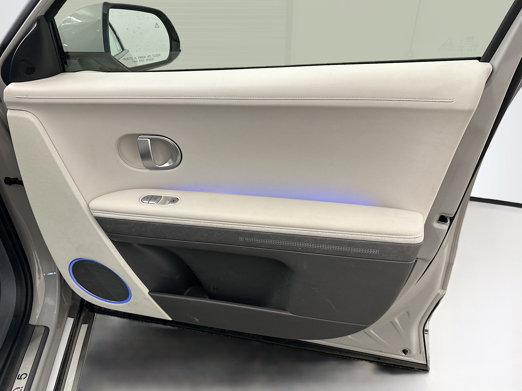 Used 2024 Hyundai Ioniq 5 Limited AWD/4WD image 35