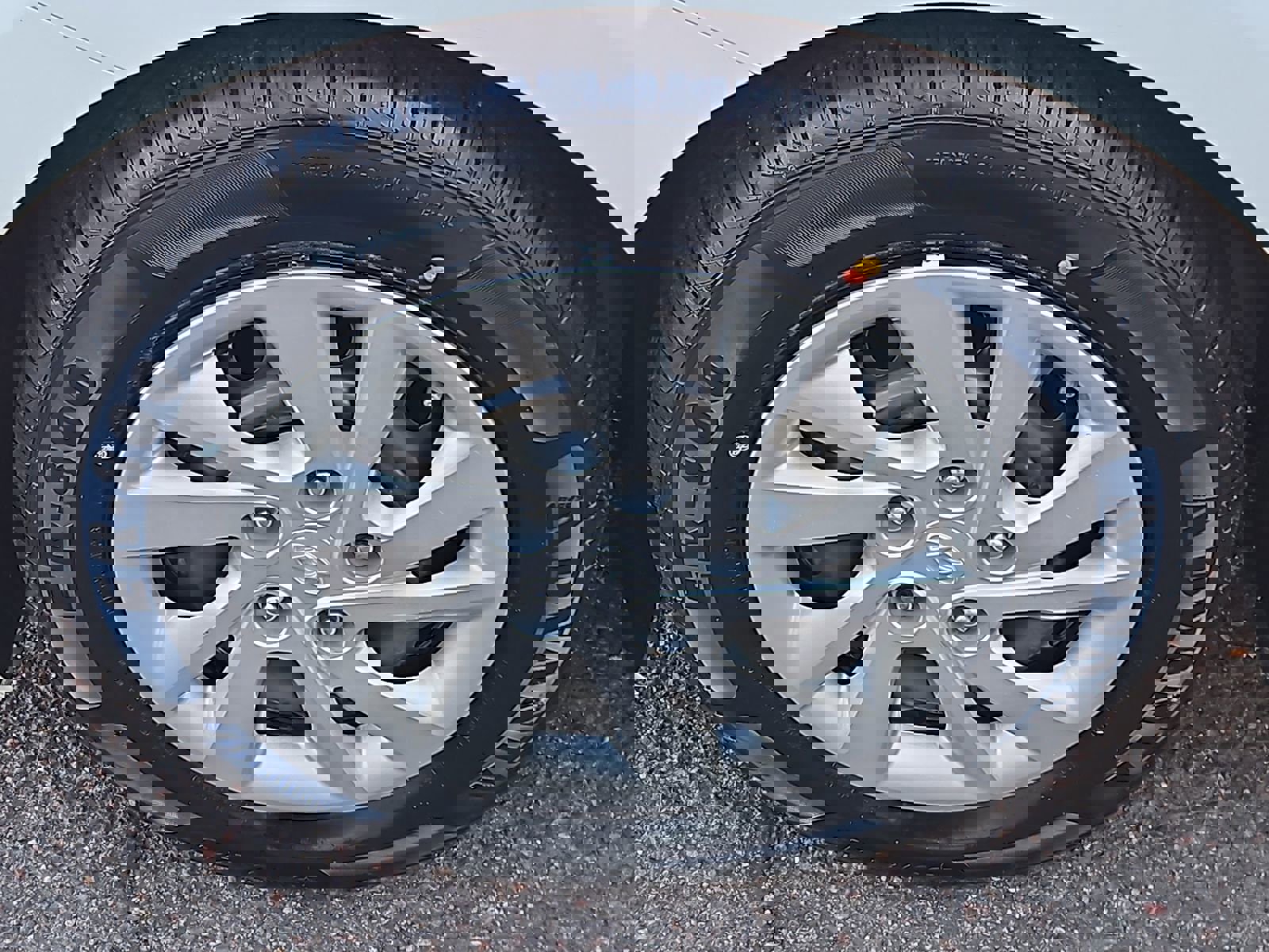 Used 2020 Hyundai Elantra SE w/ Cargo Package (C1) image 10