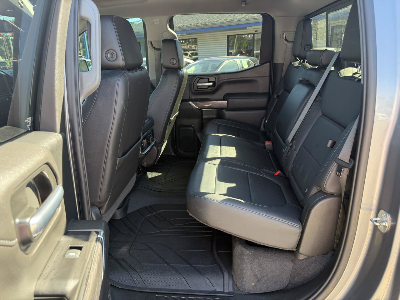 Used 2020 Chevrolet Silverado 1500 LTZ w/ LTZ Plus Package AWD/4WD image 17