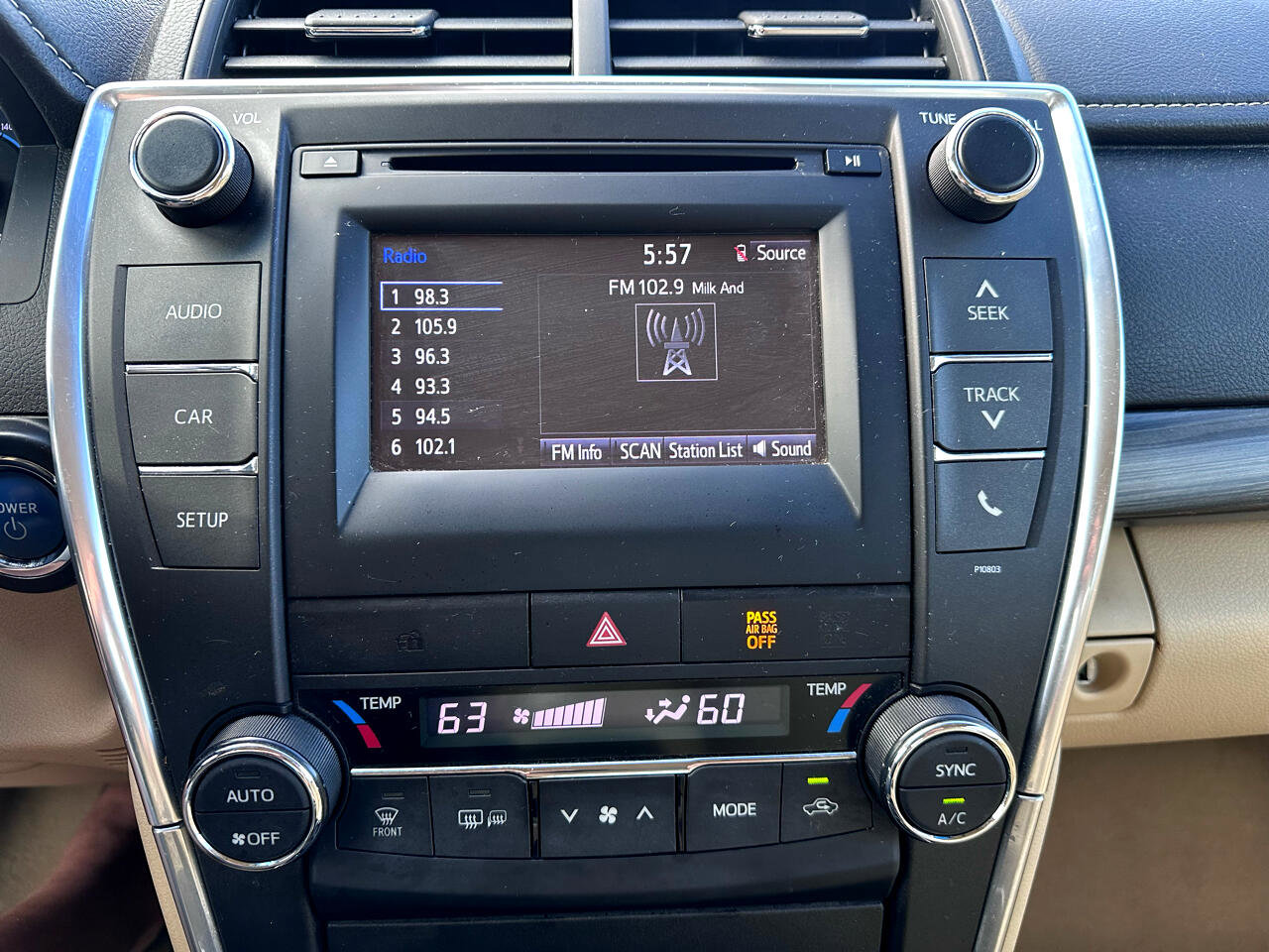 Used 2015 Toyota Camry LE image 22