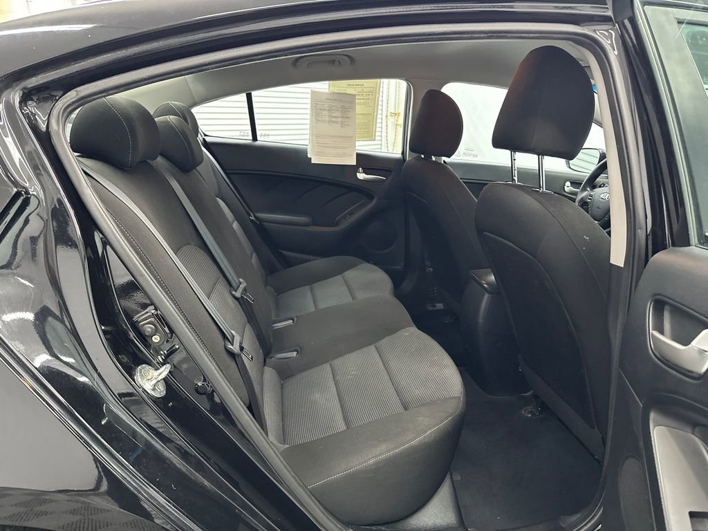 Used 2017 Kia Forte LX image 13