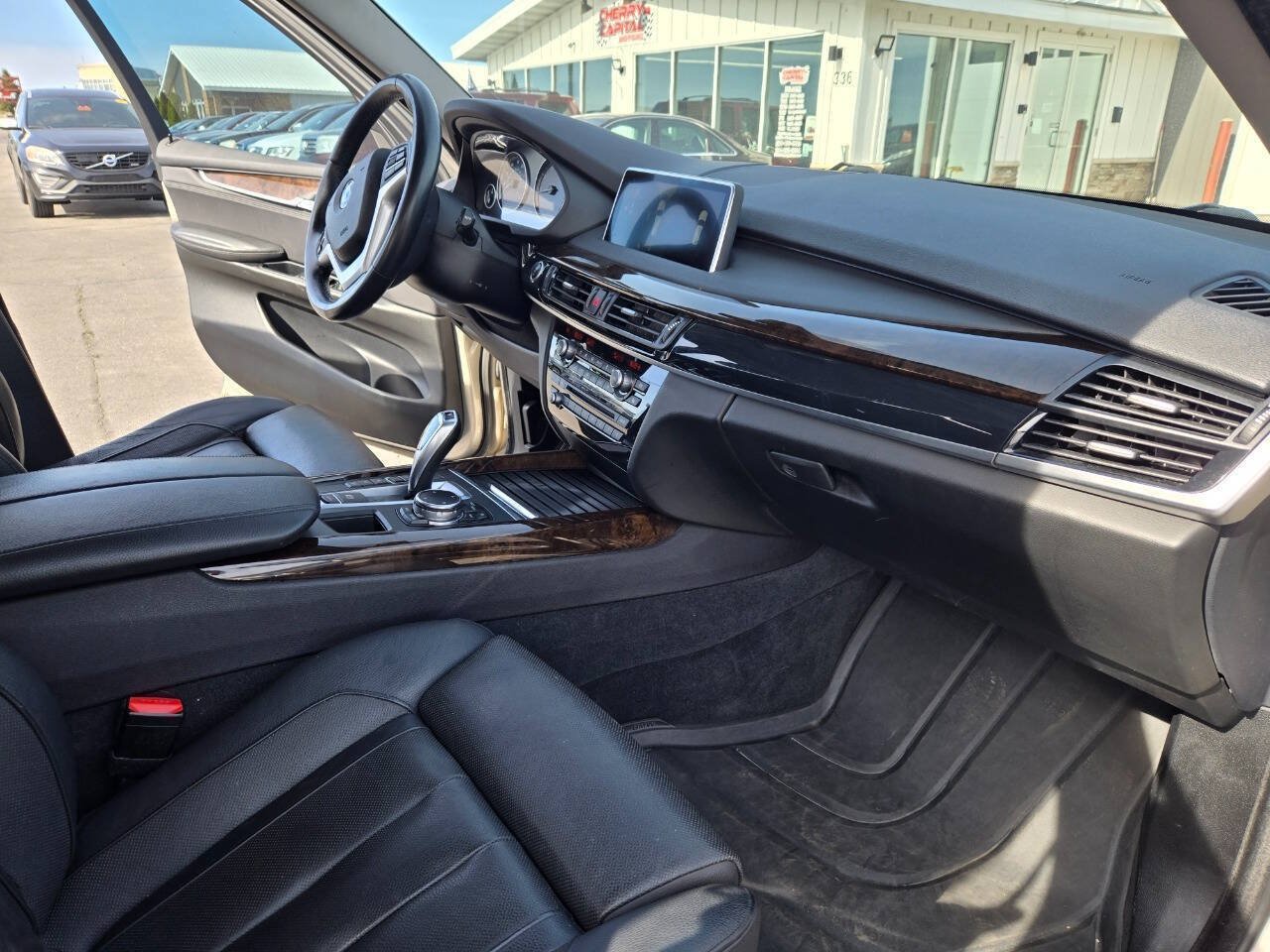 Used 2015 BMW X5 xDrive50i AWD/4WD image 25