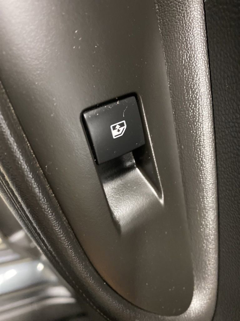 Used 2017 Buick Encore Essence image 24