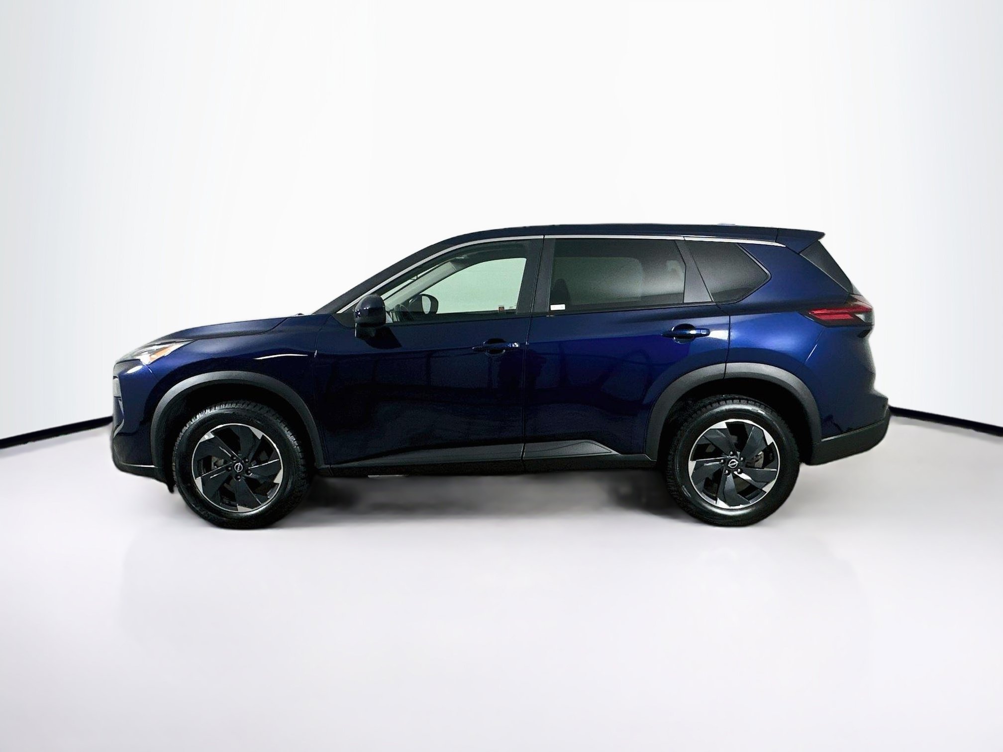 Used 2025 Nissan Rogue SV AWD/4WD image 4