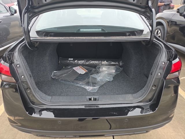 Used 2025 Nissan Versa SV w/ Trunk Package image 23