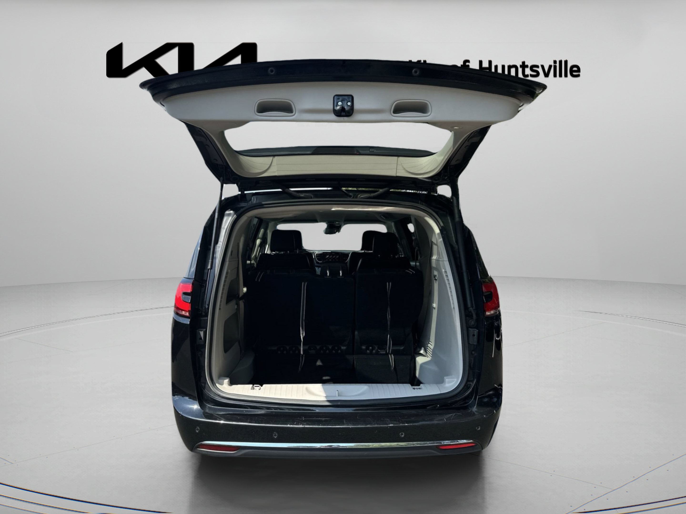 Used 2024 Chrysler Pacifica Touring-L FWD image 19