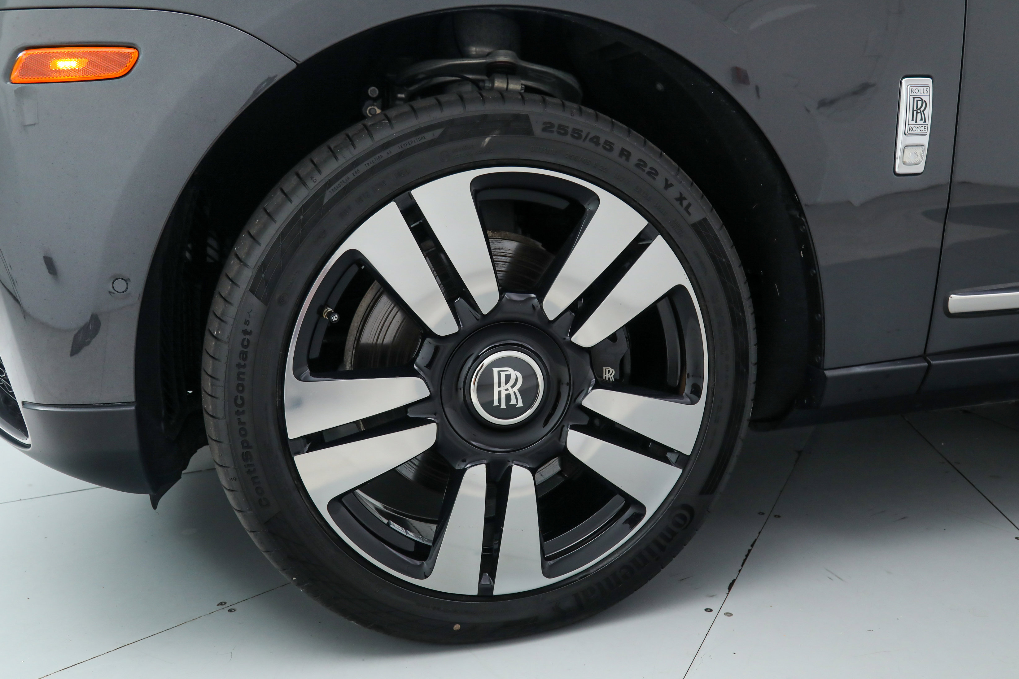 Used 2022 Rolls-Royce Cullinan image 14