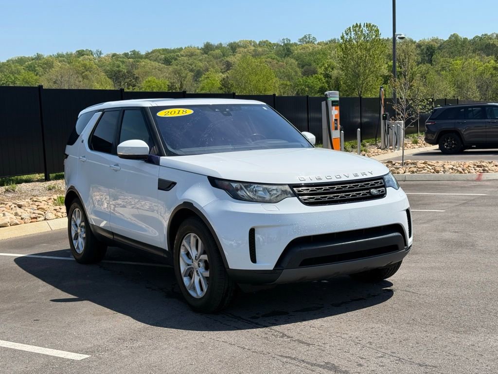Used 2018 Land Rover Discovery SE image 5