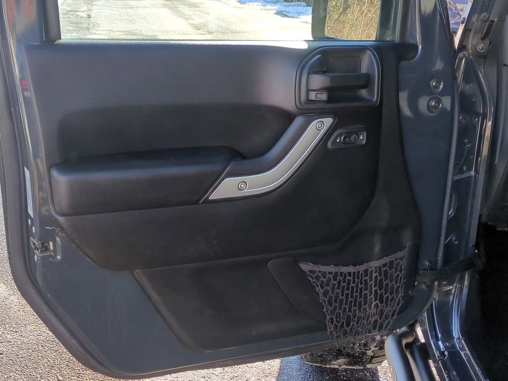 Used 2016 Jeep Wrangler Unlimited Sahara w/ Dual Top Group image 11