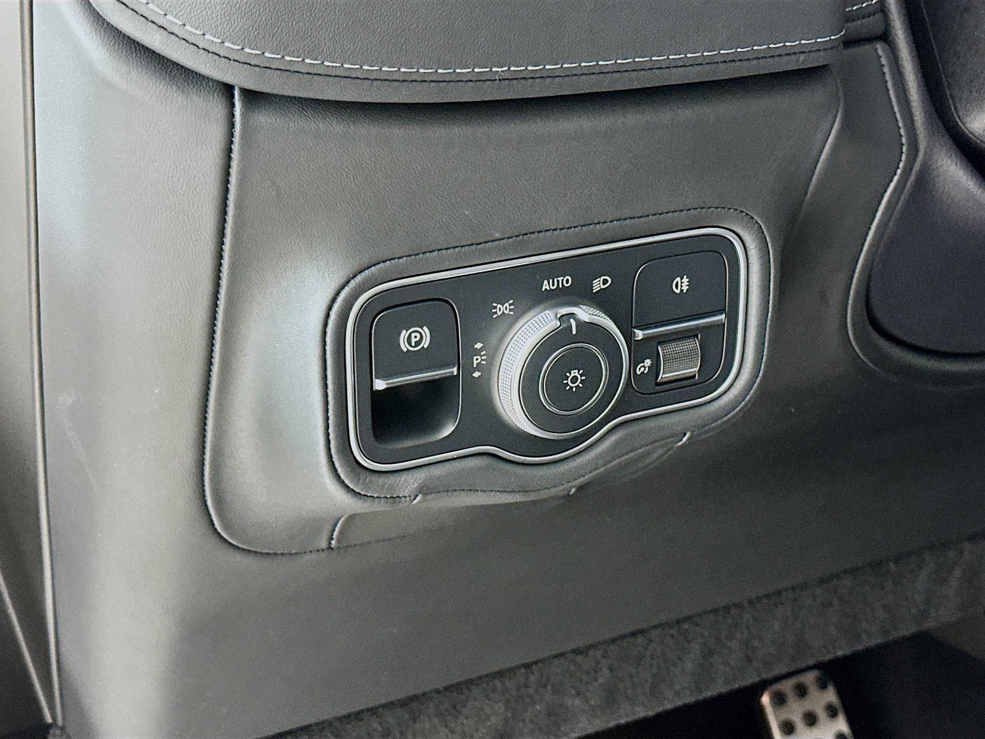Certified 2025 Mercedes-Benz G 63 AMG 4MATIC image 11