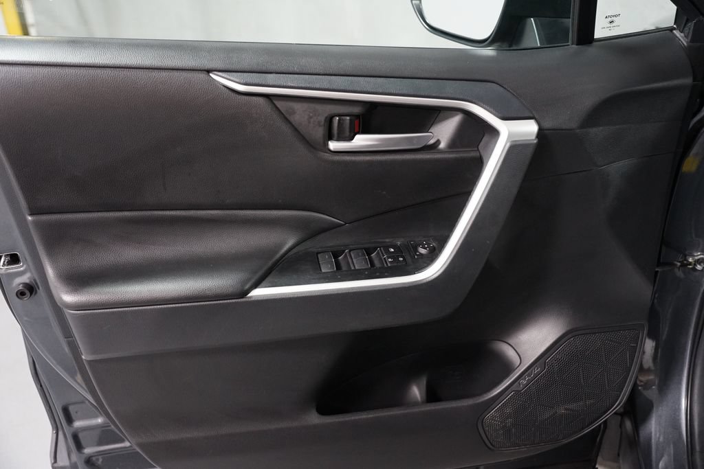 Used 2024 Toyota RAV4 XLE FWD image 30