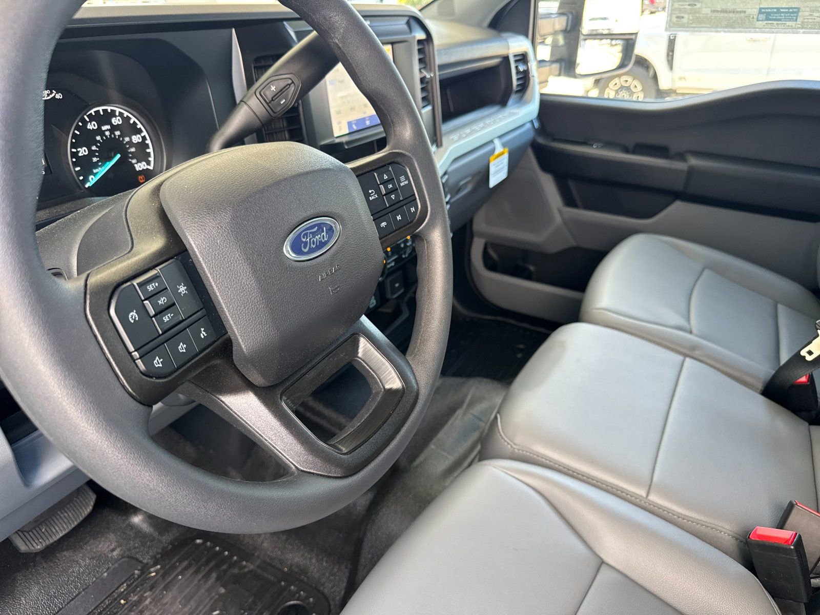 New 2026 Ford F350 XL w/ XL Chrome Package image 9