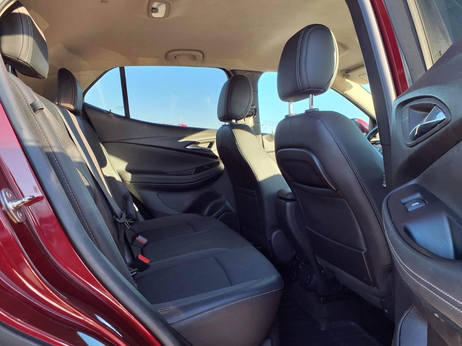 Used 2022 Buick Encore GX Preferred w/ Cold Weather Comfort Package FWD image 31