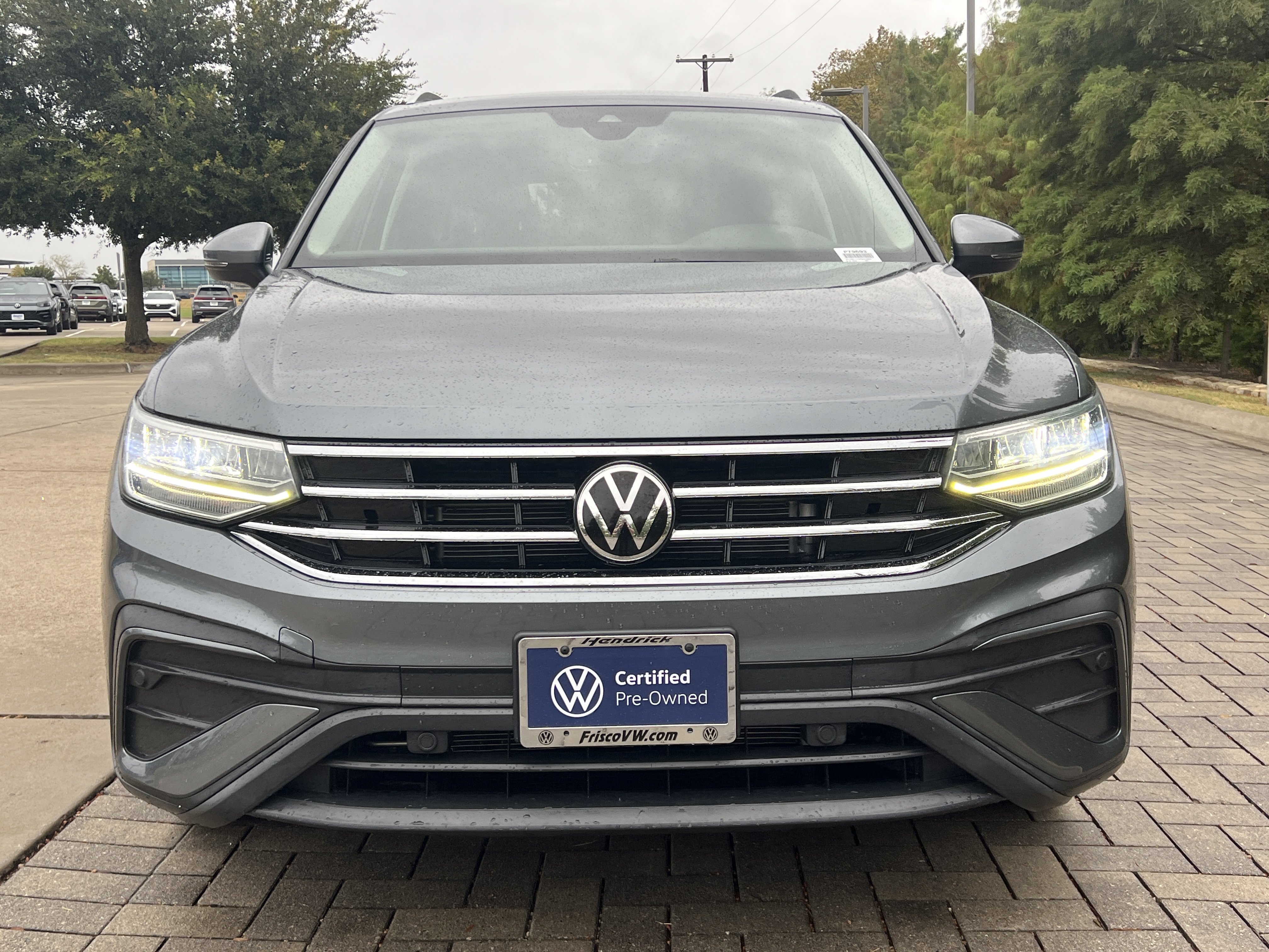 Certified 2023 Volkswagen Tiguan SE w/ Panoramic Sunroof Package FWD image 3
