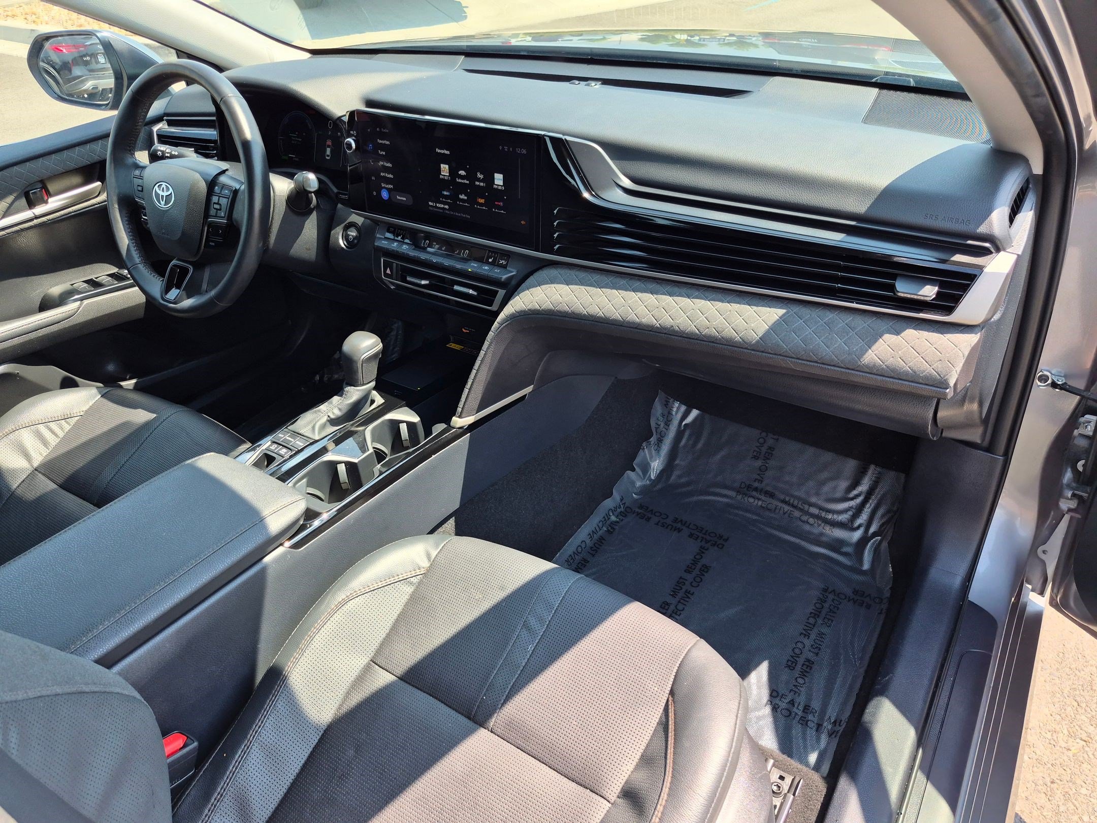 Used 2025 Toyota Camry XLE FWD image 33