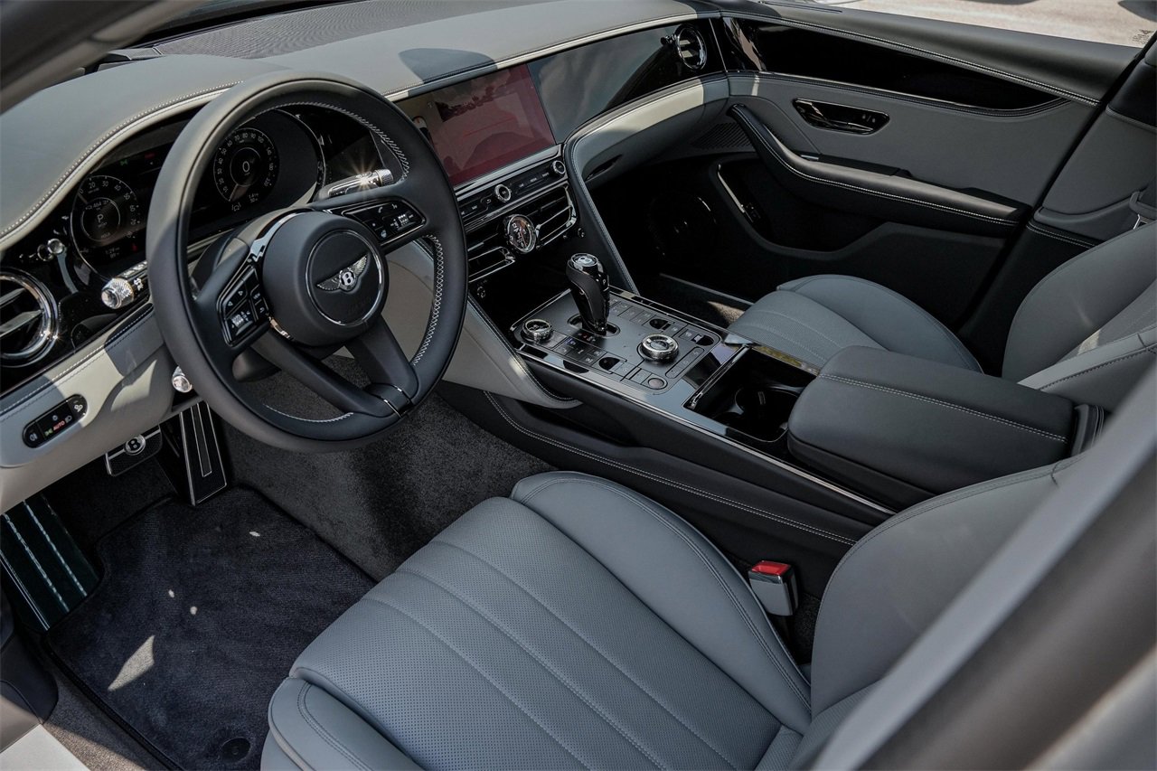 New 2025 Bentley Flying Spur Plug-In Hybrid image 18