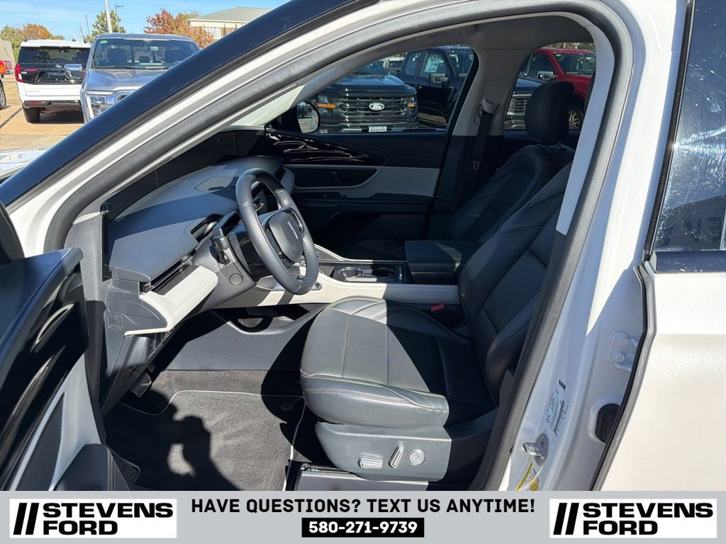 Used 2024 Lincoln Nautilus Premier image 14