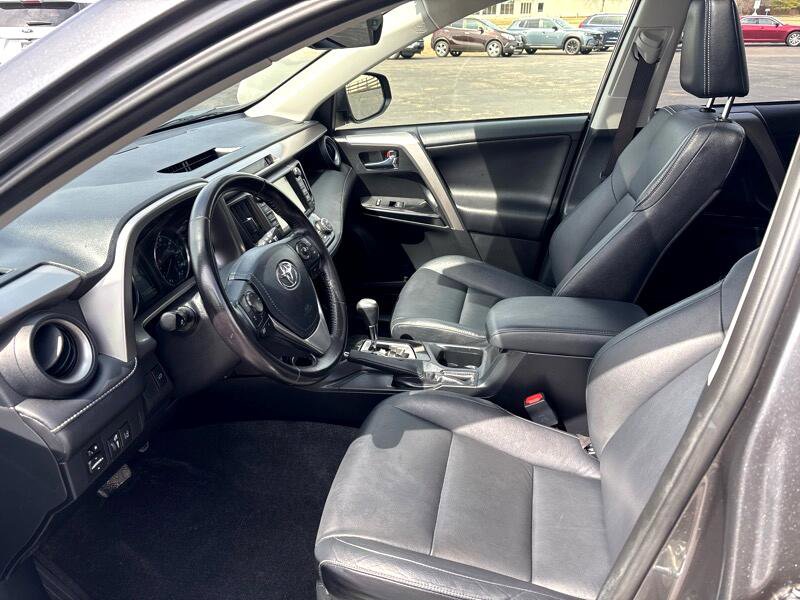 Used 2017 Toyota RAV4 Limited image 12