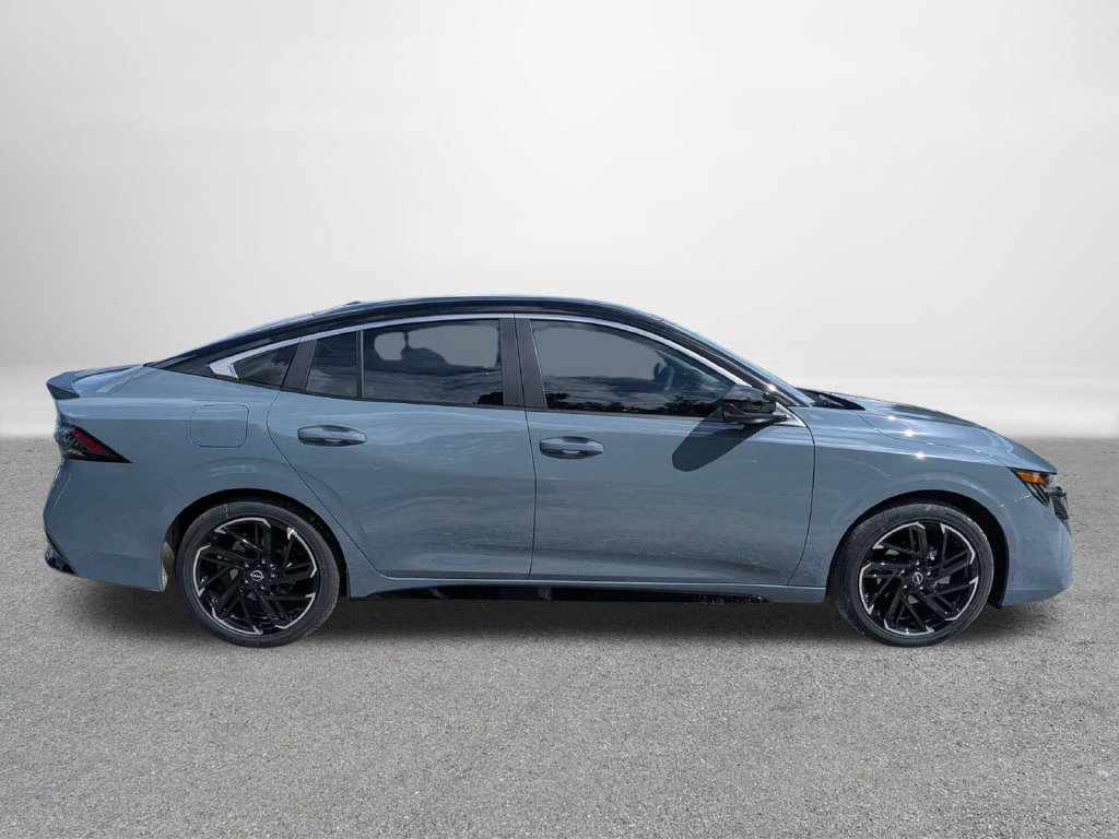 New 2027 Nissan Sentra SR w/ Floor Mat Package FWD image 2