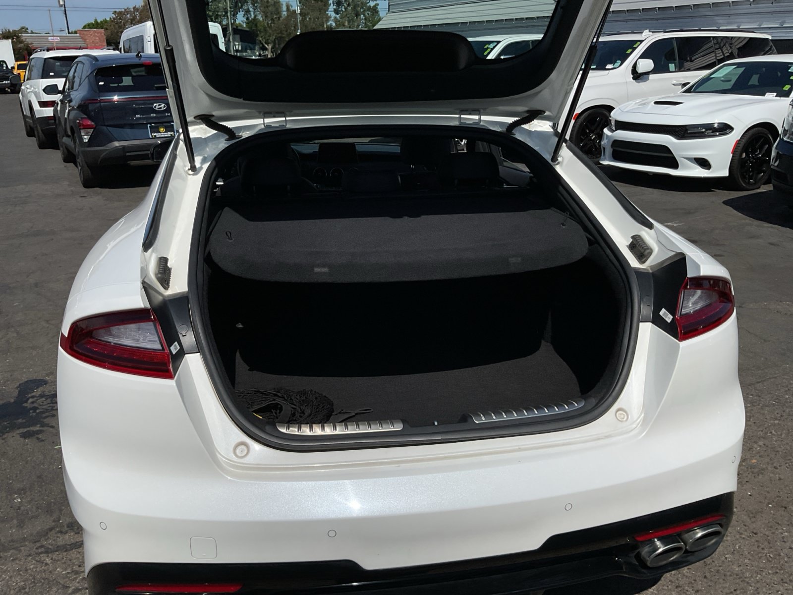 Used 2020 Kia Stinger GT1 RWD image 25