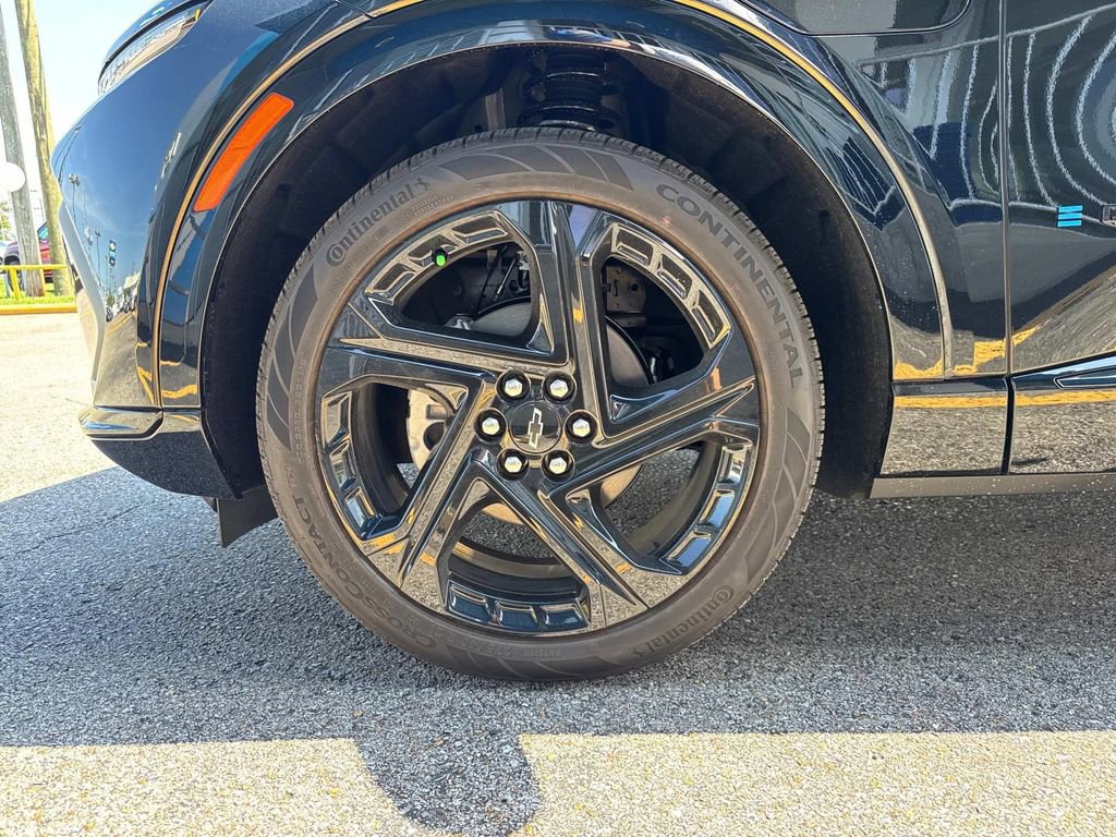 Used 2025 Chevrolet Equinox EV RS image 4