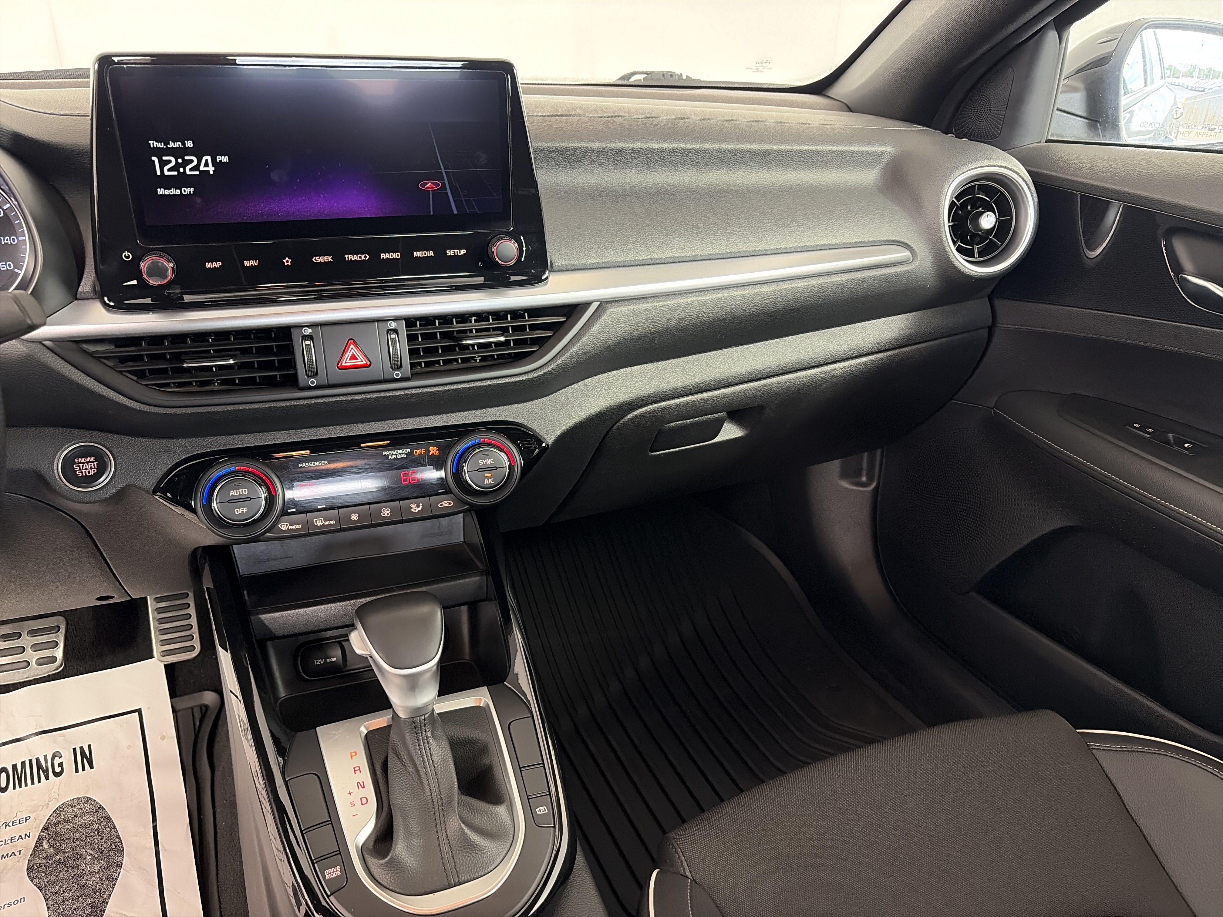 Certified 2023 Kia Forte GT-Line FWD image 4