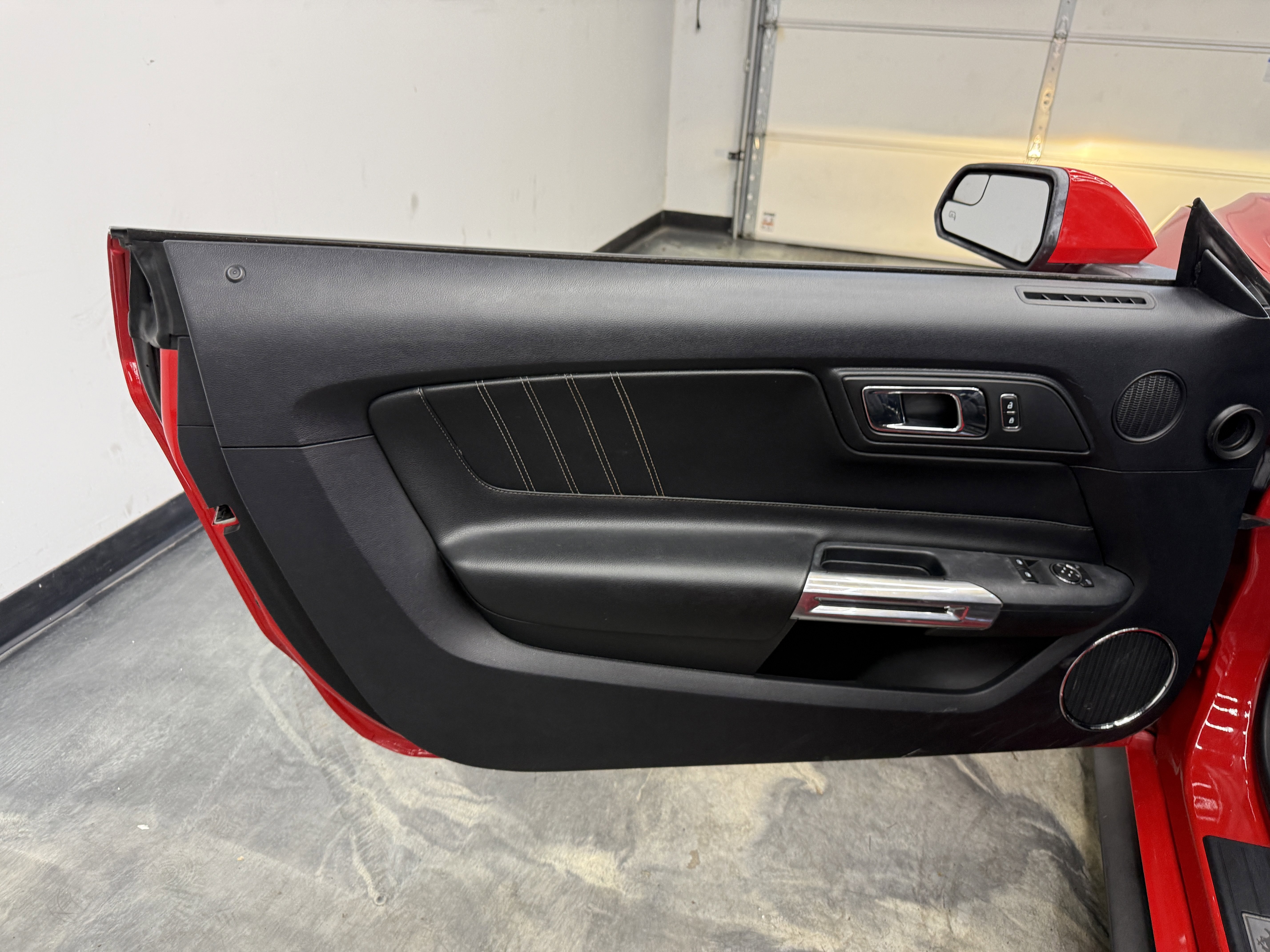 Used 2015 Ford Mustang GT Premium RWD image 10