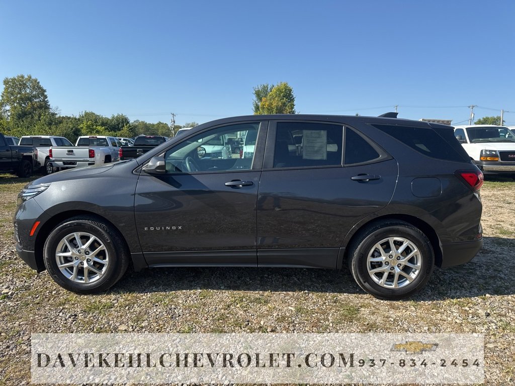 Used 2022 Chevrolet Equinox LS w/ LS Convenience Package image 2
