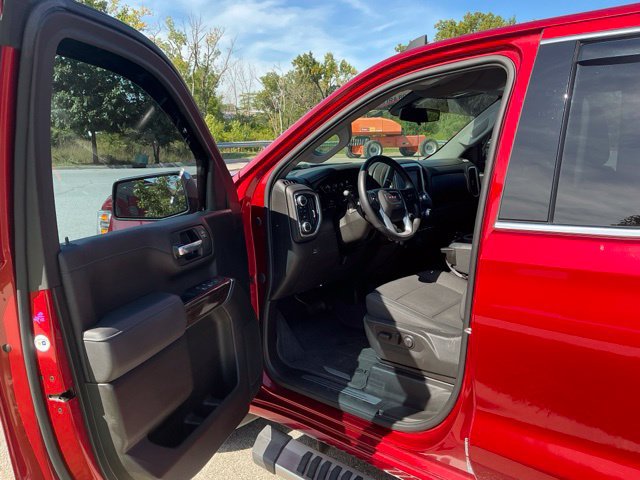 Used 2022 GMC Sierra 1500 SLE w/ Driver Alert Package II AWD/4WD image 15