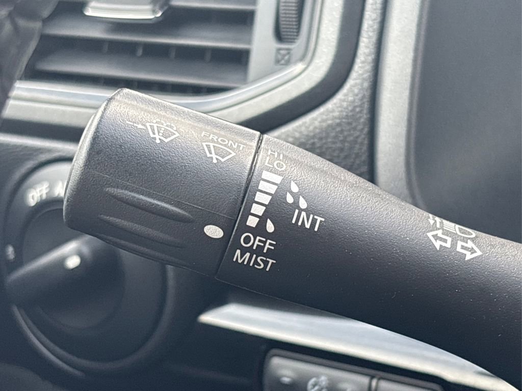 Used 2024 Nissan Titan SV w/ SV Bronze Edition Package image 25