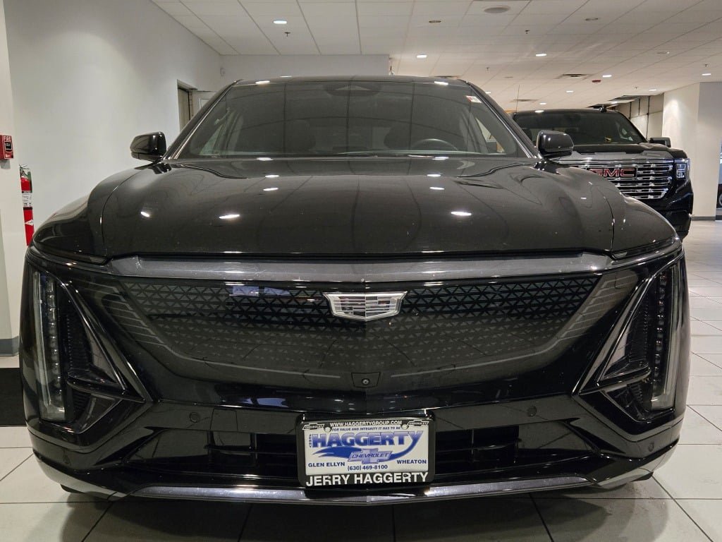 Used 2024 Cadillac Lyriq Sport AWD/4WD image 2