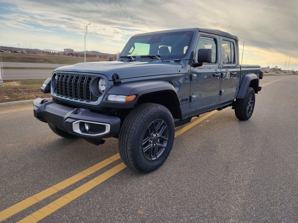 New 2026 Jeep Gladiator Sport AWD/4WD image 3