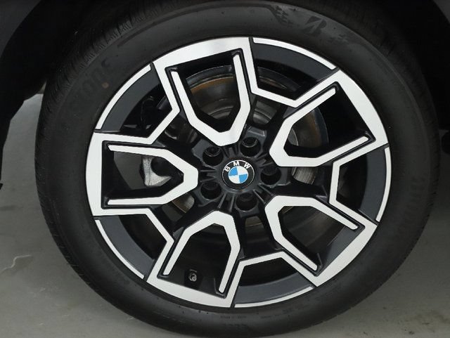 Used 2026 BMW X2 xDrive28i AWD/4WD image 14
