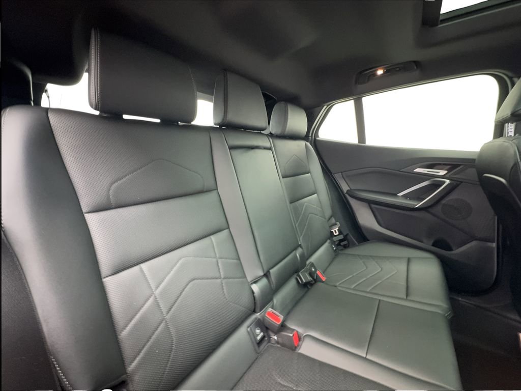 Used 2025 BMW X2 xDrive28i image 28