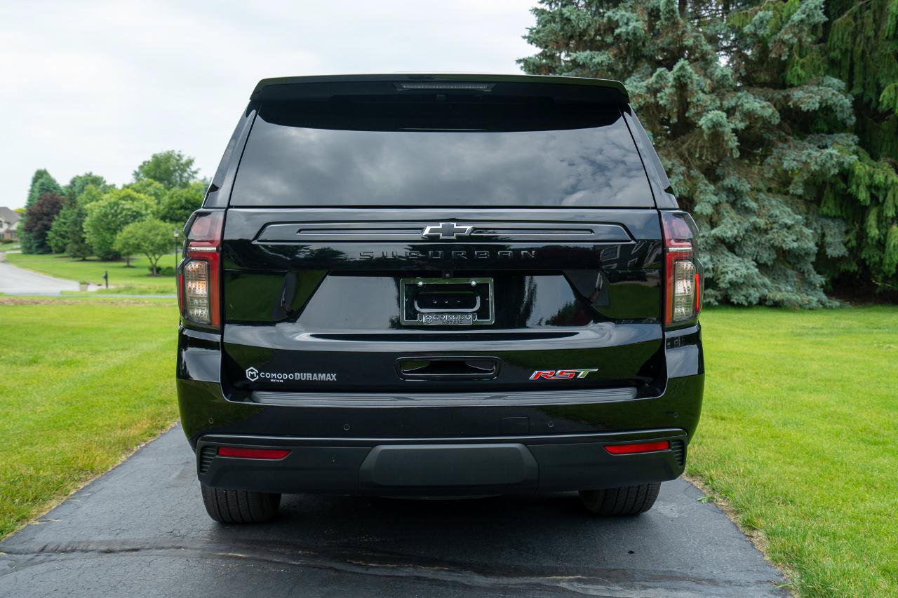 Used 2023 Chevrolet Suburban RST w/ Luxury Package AWD/4WD image 4