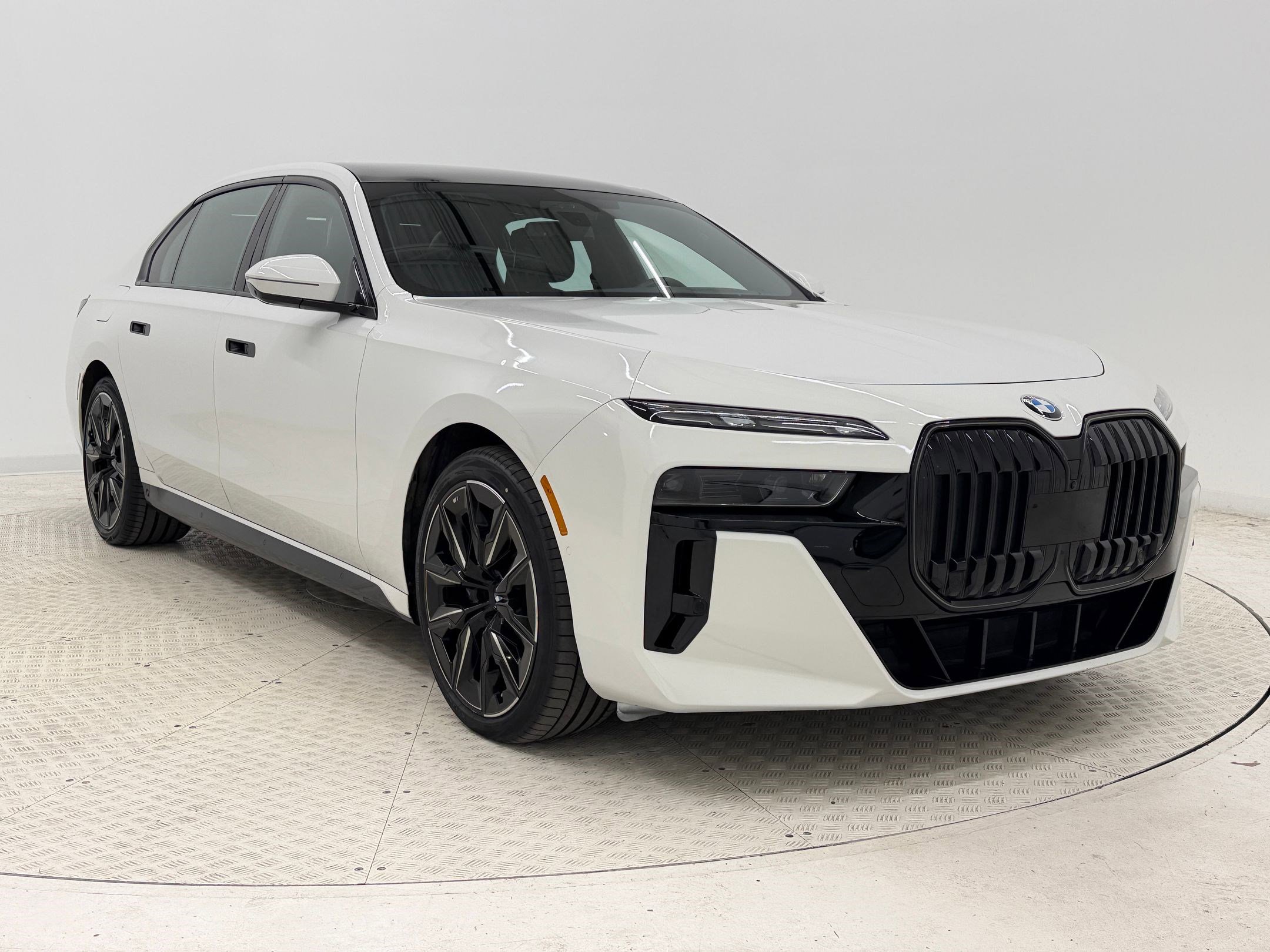 Certified 2024 BMW 760i xDrive w/ Executive Package image 7