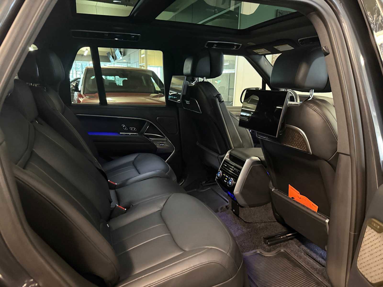 Certified 2025 Land Rover Range Rover Autobiography image 12